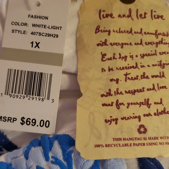 🆕️NWT one world cold shoulder embroidered tshirt - Picture 5 of 5